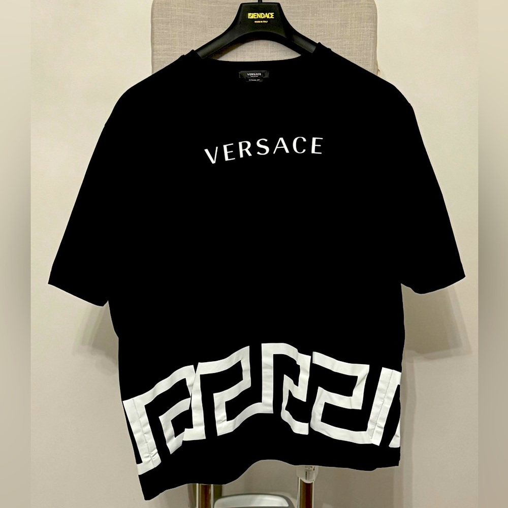 Versace Luxurious Shirt – Iconic Elegance, Bold Sophistication